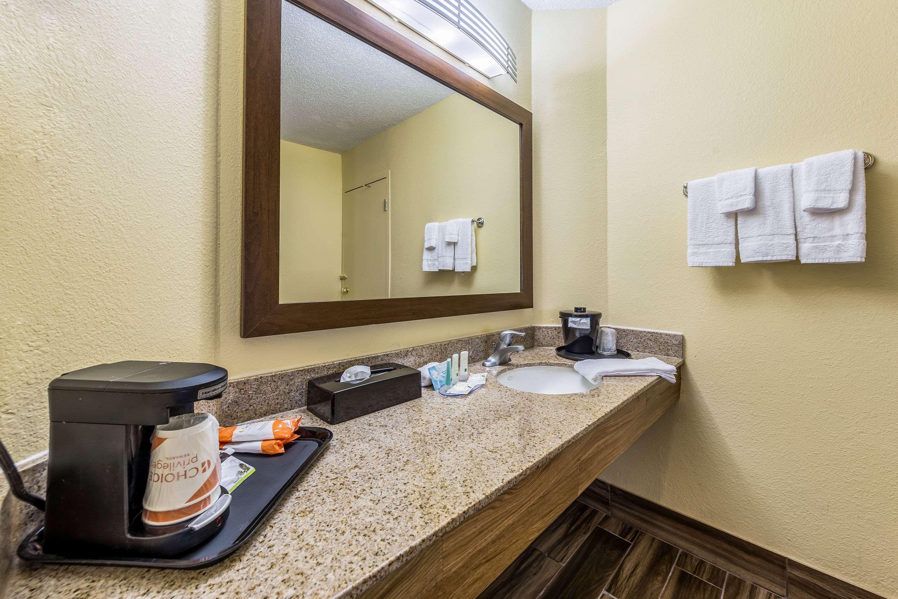 Quality Inn Clemson Near University Anderson Bagian luar foto